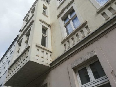 Schöne, große vermietete Eigentumswohnung für Anleger im 1. OG