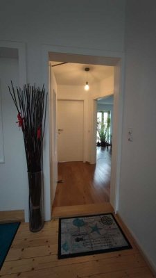 Geschmackvolle 2-Zimmer-Wohnung mit gehobener Innenausstattung mit Balkon und Einbauküche in Speyer