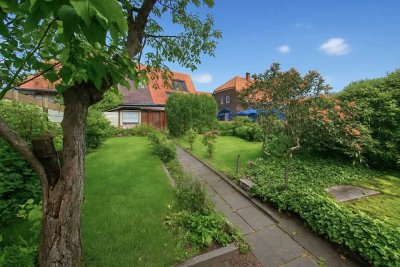 Charmantes Reihenmittelhaus in Bottrop mit Garten und Garage