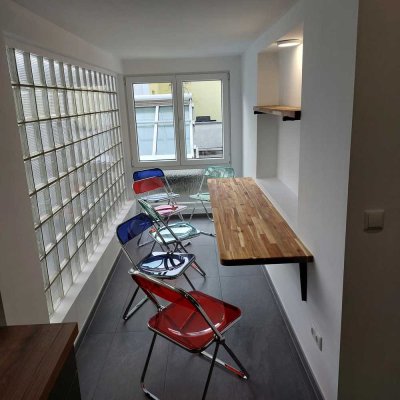 5 WG-Zimmer 17 bis 22 Qm, Küche, Essecke, 2 Duschbäder/WC, 2 WC, Darmstadt Stadtmitte