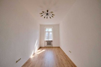 Urban wohnen am Bahnhof – helle Altbauwohnung mit Charme