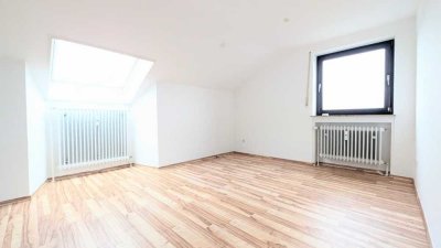 Sofort bezugsfrei: Helle 3-Zimmer-Dachgeschosswohnung in Bayreuth-Meyernberg