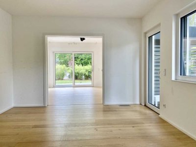Lichtdurchflutete Neubauwohnung mit Terrasse in Großhesselohe (Pullach)