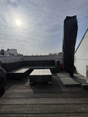 Ruhiges Dachgeschoss-Refugium mit Sonnenterrasse