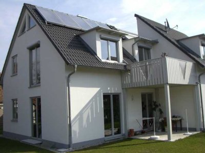 Helle 4-Zi.-Whg, ruhige Lage, Balkon & exklusive Ausstattung