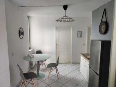 Die Mädchen-WG sucht Mieterin: helles WG-Zimmer in Frankfurt-Sossenheim – ab 15.09.2025