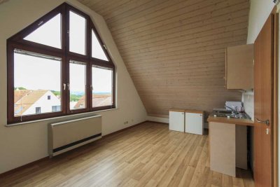 Ideal für Pendler oder Studenten: kleine 2-Zimmer-Dachgeschoss-Wohnung im Stadtteil Hardt