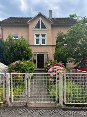 Freundliche und sanierte 3,5-Zimmer-Dachgeschosswohnung in Überlingen