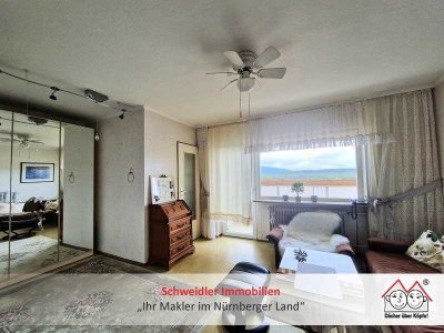 Über den Dächern: 1-Zimmer-Eigentumswohnung mit Sonnenloggia & Fernblick in Röthenbach a.d. Pegnitz
