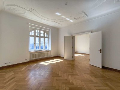 Exklusive 6-Zimmer Wohnung mit Balkon in München-Schwabing