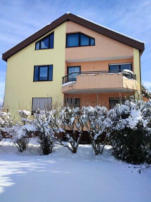 3 Zi. Etagenwohnung mit Balkon und Einbauküche in Volkach