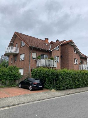 Helle, tolle 2,5 Zimmer Wohnung mit Balkon in ruhiger und zentraler Lage