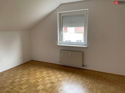 Erstklassige 3-Zimmer Wohnung mit Wintergarten in Attnang-Puchheim! Privater Parkplatz und Keller vorhanden!