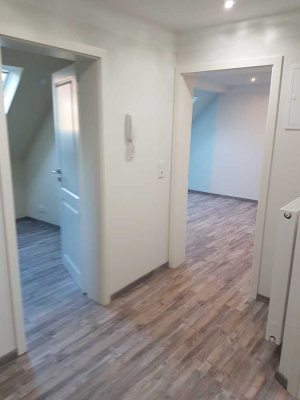 Attraktive und neuwertige 3-Raum-DG-Wohnung mit gehobener Innenausstattung in Aschaffenburg