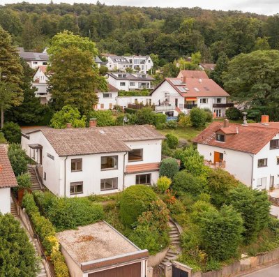 Sanierungsbedürftiges Einfamilienhaus in Top-Lage mit Blick bis in die Rheinebene!