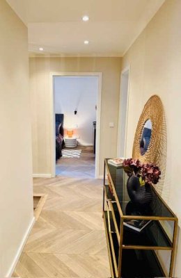 Erstbezug: Kernsanierte 3-Zimmer-Maisonette-Wohnung im schönsten Nymphenburg - Provisionsfrei!