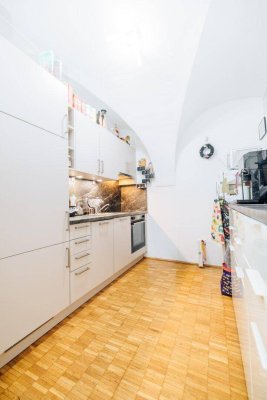 SEHR ZENTRALE LAGE AM STADTPARK I *AB 01.07.* I XL-TERRASSE I TOP-KÜCHE I SEHR HELL &amp; RUHIG I BADEWANNE I WG TAUGLICH I MODERN SANIERT I LICHTDURCHFLUTET I
