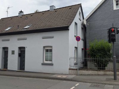 Haus im Haus - kleine Wohnung mit eigenem Eingang.