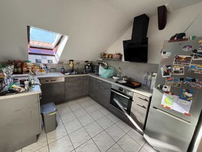 Gut geschnitten, Gartennutzung, EBK zur Ablöse - schicke 4-Zimmerwohnung im Dachgeschoss!