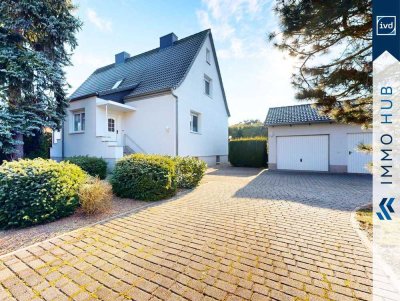++ Einfamilienhaus mit großer Terrasse und Pool auf einzigartig angelegtem Grundstück ++