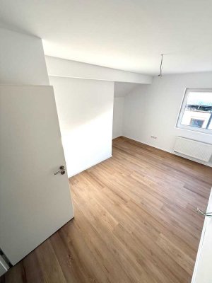 6% Rendite! Top Sanderau Lage! Sanierte 3-Zimmer Wohnung ideal für 3er WG; 2 Bäder und 2 Küchen