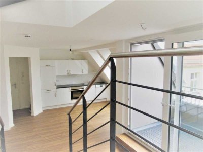 Charmante 2-Zimmer DG Maisonette-Wohnung im 5. OG mit Balkon+Dachterasse  in Wilmersdorf
