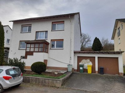 Zweifamilienwohnhaus in idyllischer Feldrandlage