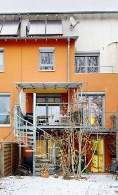~~ GEPFLEGTES, VERMIETETES REIHENMITTELHAUS MIT GARAGE, TERRASSE, 3 BALKONE UND GARTEN ~~