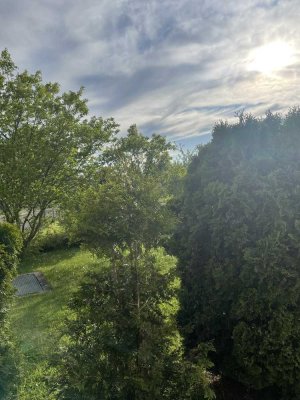 +++ helle, freundliche 2 Zimmerwohnung mit Terrasse, Gartenanteil, TG - St. und Blick ins Grüne +++
