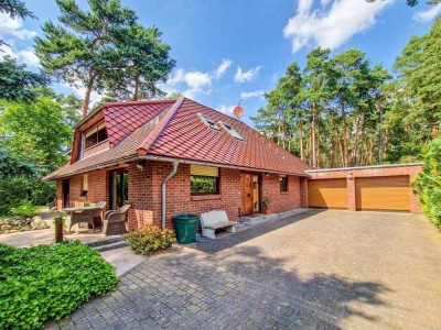 Prachtvolles Einfamilienhaus mit atemberaubender Naturkulisse und großzügigem Poolhaus!