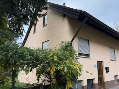 Doppelhaushälfte, 121 m² Wfl, 3 Wohnebenen, 5 Schlafzi., 229 m²  Grund in Höchstadt Mitte