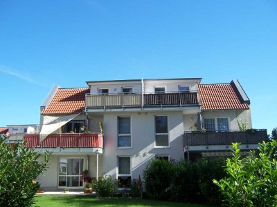 gepflegte 2-Zimmer-Wohnung mit Balkon und Carport