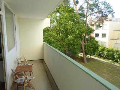 helle schöne und ruhige Wohnung im 1. OG mit Balkon, Nähe Kanal
