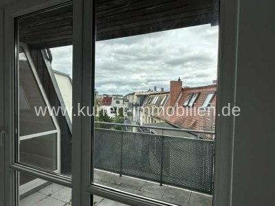 Bezugsfreie DG-Wohnung mit Terrasse nahe Umweltamt, 2 Zimmer, Wohnküche, Bad mit Wanne und Dusche