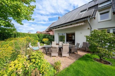 Top-Immobilienensemble in Frankfurt-Harheim: Zwei freistehende EFH, eines davon aktuell vermietet