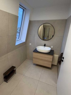 2 Zimmer Eigentumswohnung Top Lage! 61m2 Saniert Klima Wärmepumpe