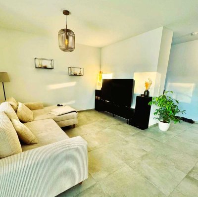 Neuwertige 3 Zimmer Wohnung mit Balkon