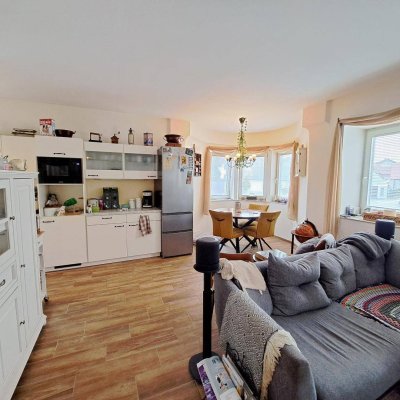 Provisionsfrei! Schöne Altbauwohnung mit Ambiente und historischem Flair!