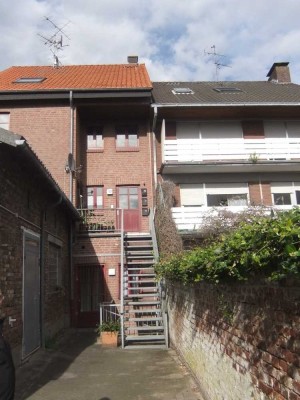 Kalkar City - 1. Etg. 69 m² - 2 Z-KDB - Top renoviert - neue Fenster + Böden - kein Balkon