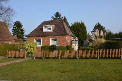 Kleines charmantes Einfamilienhaus am Kanal