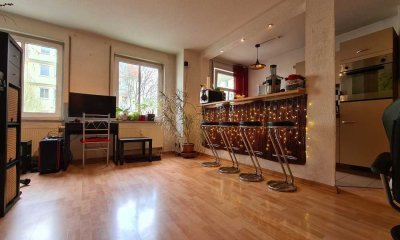 Helle 2-Zimmer-Wohnung mit 2 Balkonen in Striesen