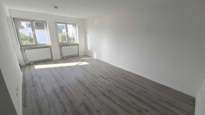 +++ komplett frisch sanierte, sonnige Wohnung +++