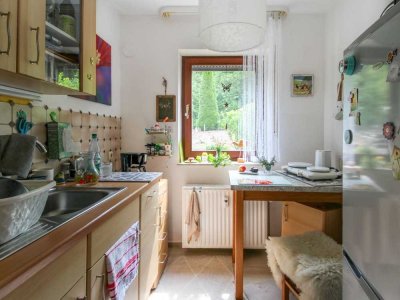 Vermietete 2-Zimmer-Erdgeschosswohnung mit Garage und Stellplatz zu verkaufen