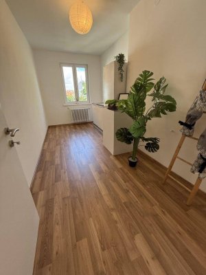 ‘‘Zentral. Modern. Bezugsfertig - Traumhafte neu renovierte 3 Zimmer Wohnung im Herzen von Wiener Neustadt‘‘