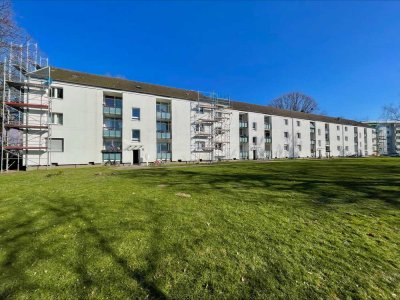Großzügig geschnittene 3,5-Zi.-Wohnung mit Balkon!