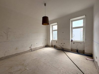Charaktervolle Altbauwohnung – ca. 53 m² – individuell fertigstellbar im 15. Bezir