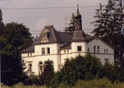 möblierte 1-Zimmer Wohnung im alter Jugendstilvilla ab 15.12.25