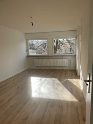 Sanierte 2,5 Zimmer Wohnung ab sofort verfügbar