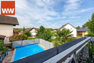 Ein Juwel mit Pool! Sofort bezugsfrei mit drei Wohnungen!
