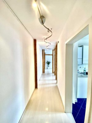 *Stilvolle Maisonette Wohnung + Dachterrasse * Küche, 2 Stellplätze, 1 min zum Bahnhof!**